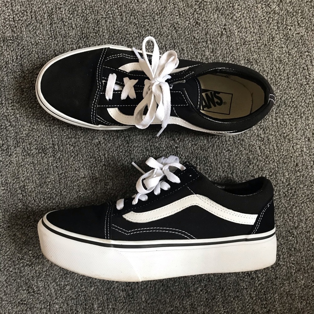 (LIKE NEW)  Vans Old Skool Platform womens shoes